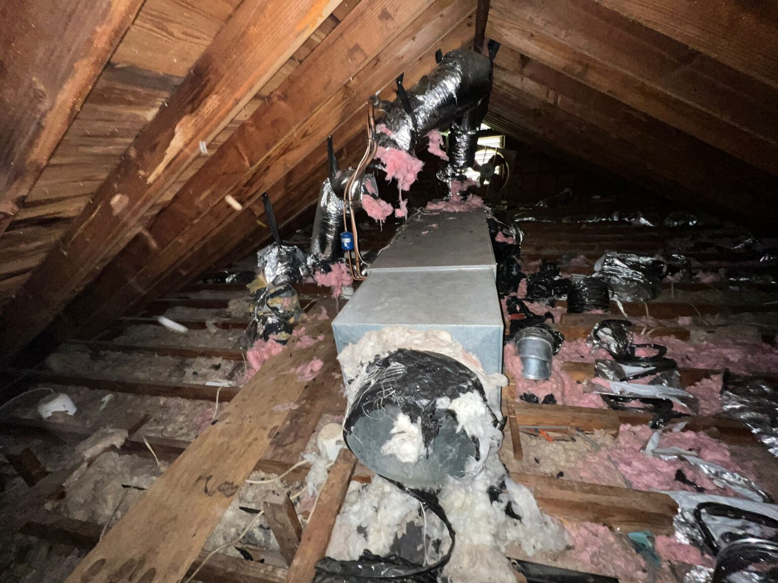 How To Insulate Attic Roof Rafters: Tips For A Cozy And Efficient Home ...