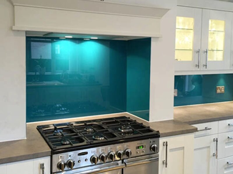 Making The Right Choice Between Glass Splashbacks And Tiles Outer Places